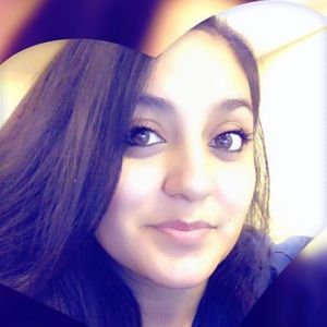 Meet your Posher, Ana patricia